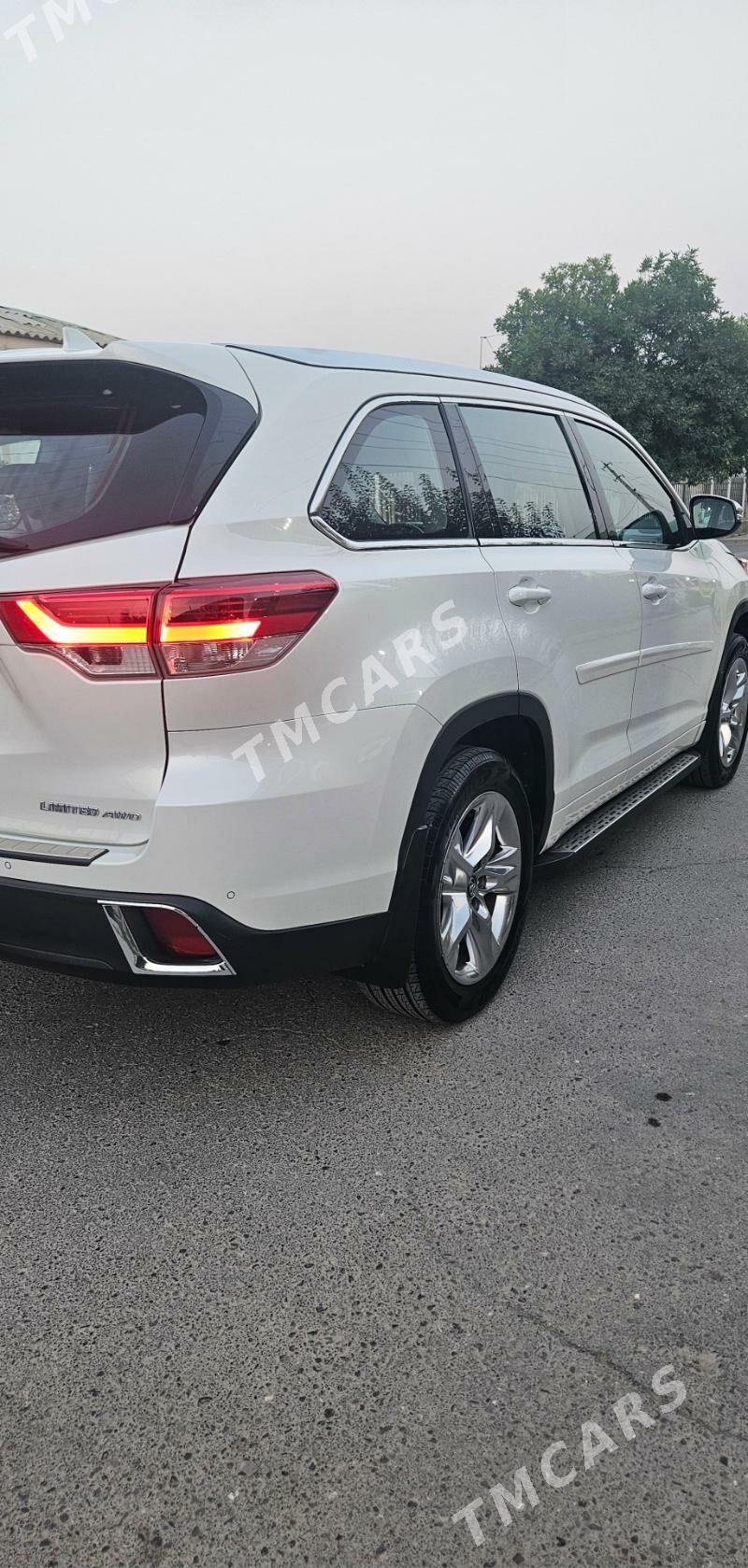 Toyota Highlander 2018 - 450 000 TMT - Aşgabat - img 9