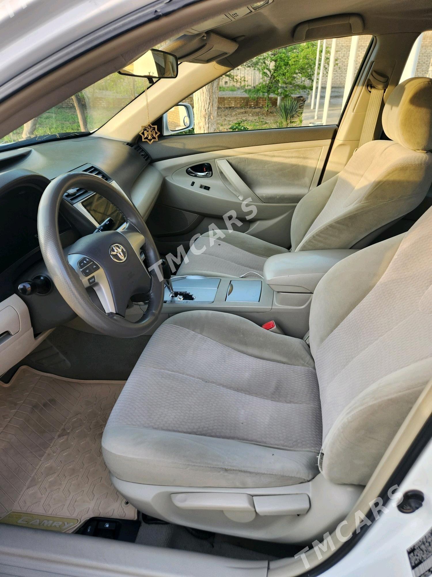 Toyota Camry 2010 - 183 000 TMT - Mary - img 4