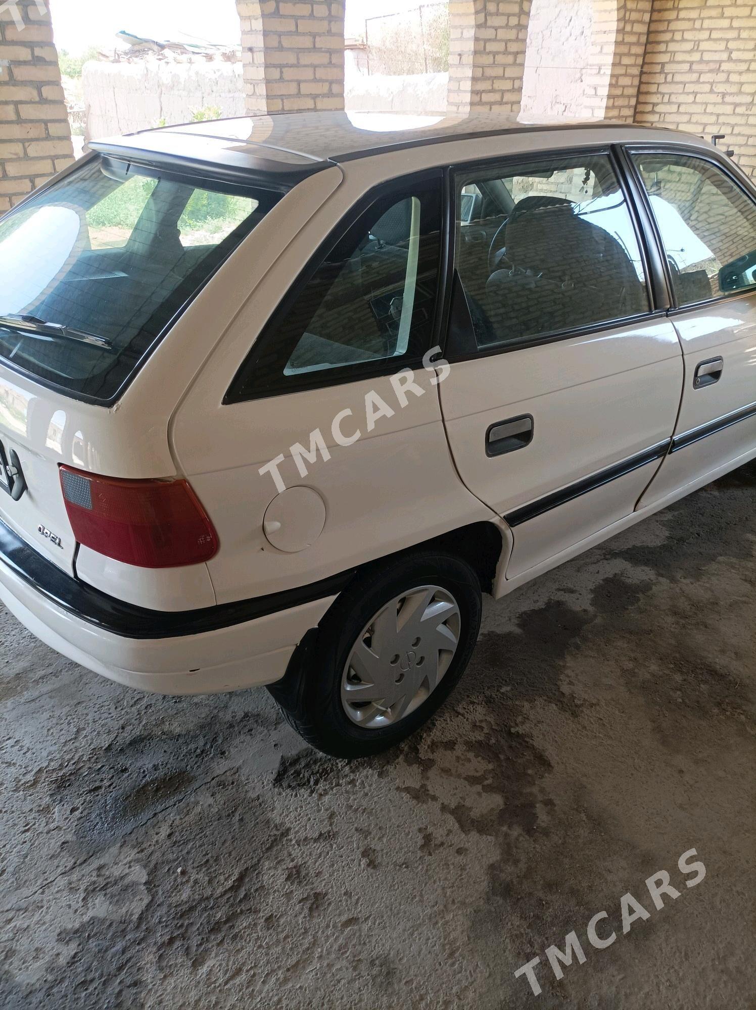 Opel Astra 1993 - 35 000 TMT - Чарджоу - img 7