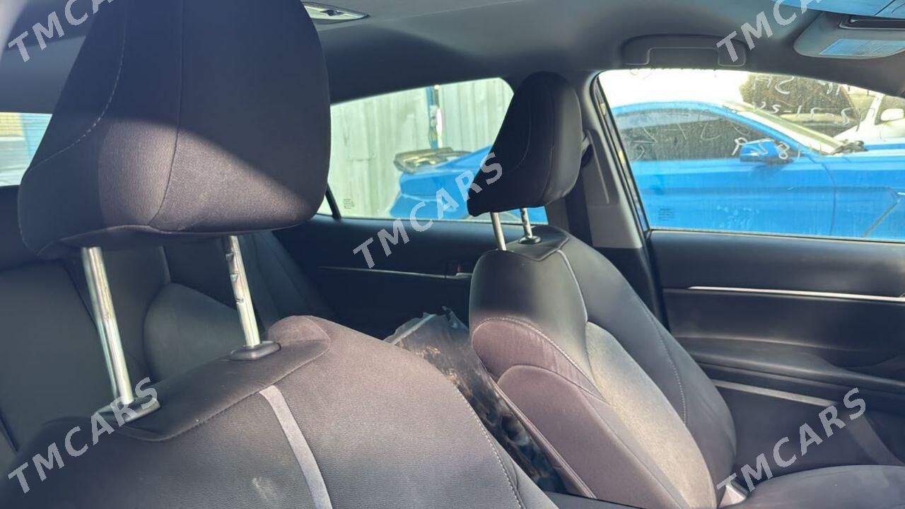 Toyota Camry 2022 - 265 000 TMT - 4 мкр - img 3