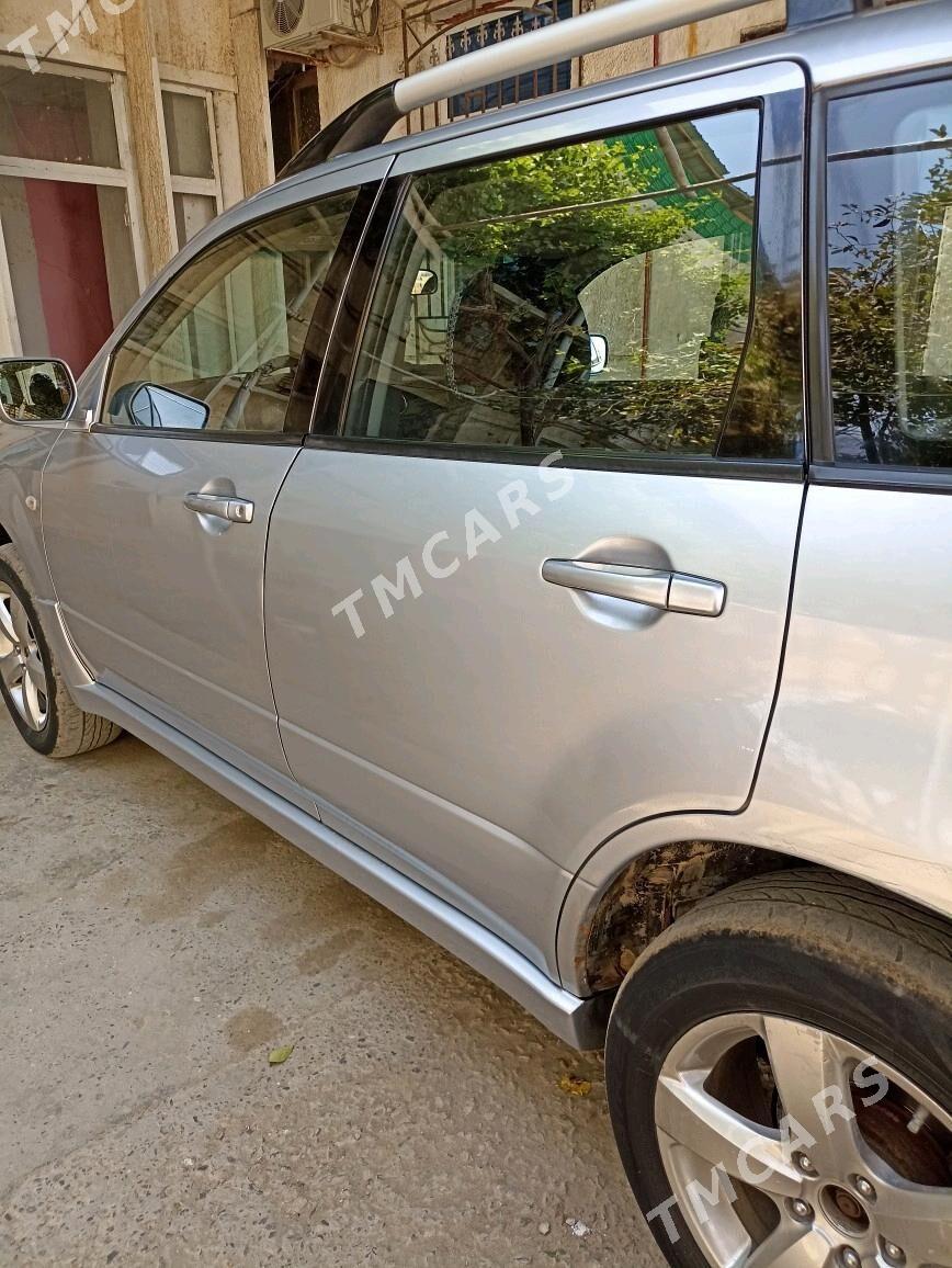 Mitsubishi Outlander 2003 - 110 000 TMT - Туркменабат - img 2
