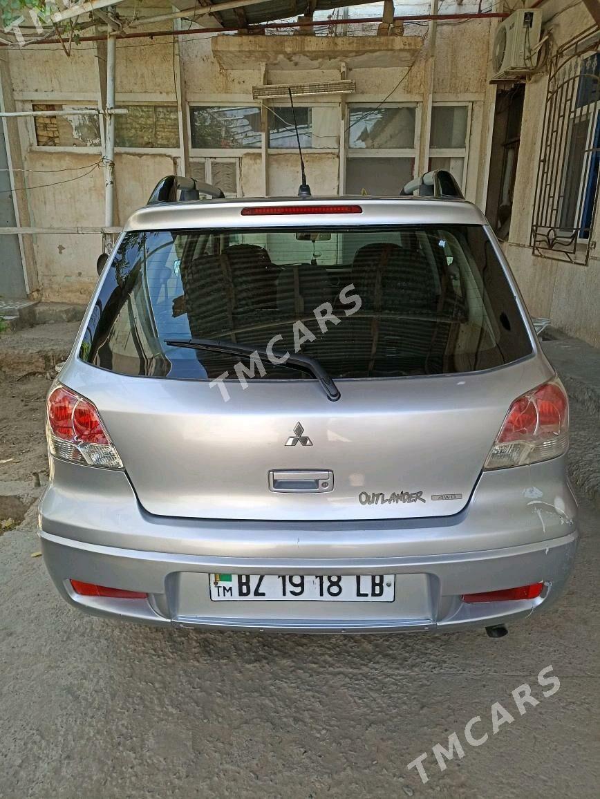 Mitsubishi Outlander 2003 - 110 000 TMT - Туркменабат - img 9