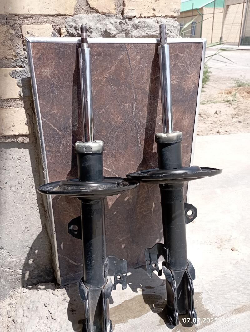 RX leksus kayaba amartizator 400 TMT - Дянев - img 1
