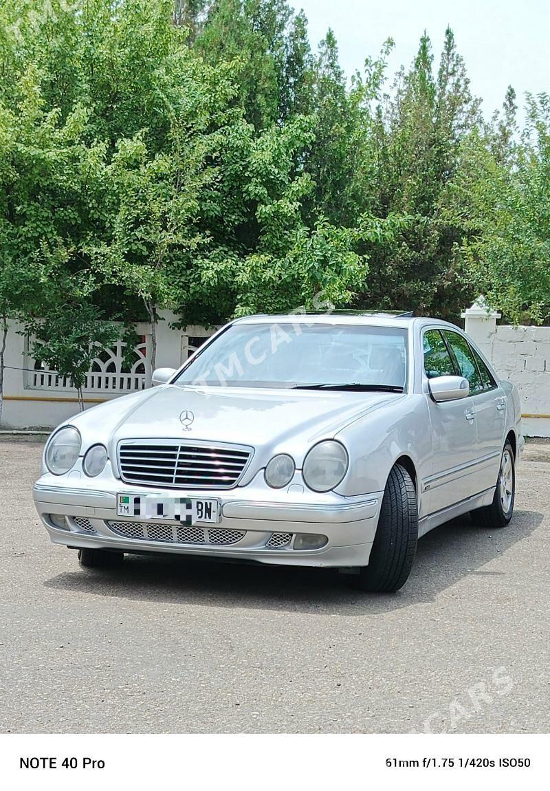 Mercedes-Benz E320 2000 - 120 000 TMT - Балканабат - img 1