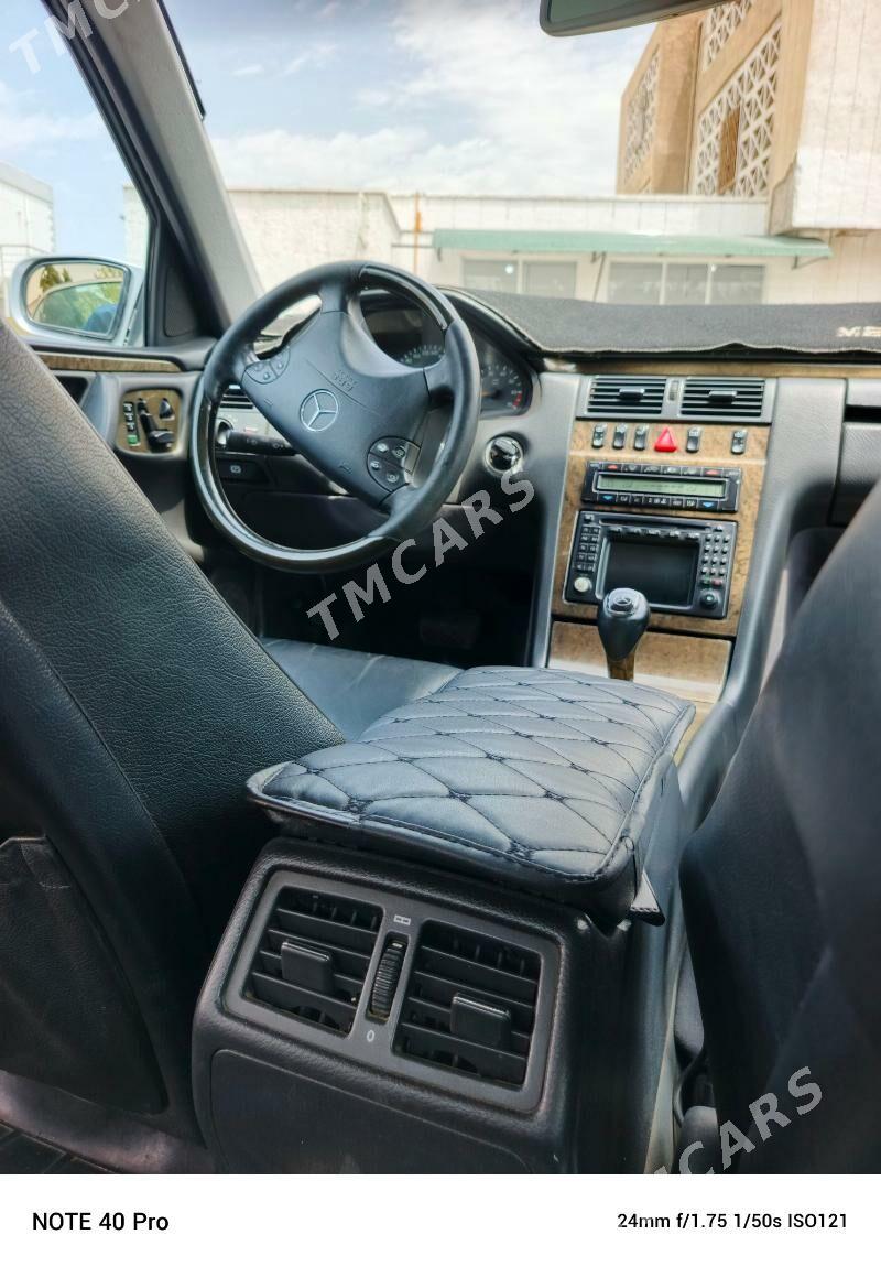 Mercedes-Benz E320 2000 - 120 000 TMT - Балканабат - img 3