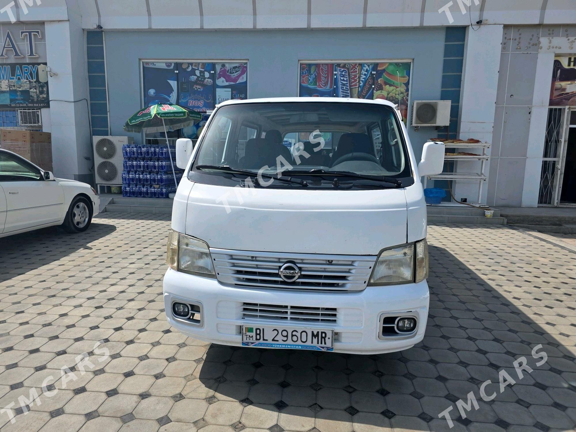 Nissan Urvan 2000 - 100 000 TMT - Байрамали - img 1
