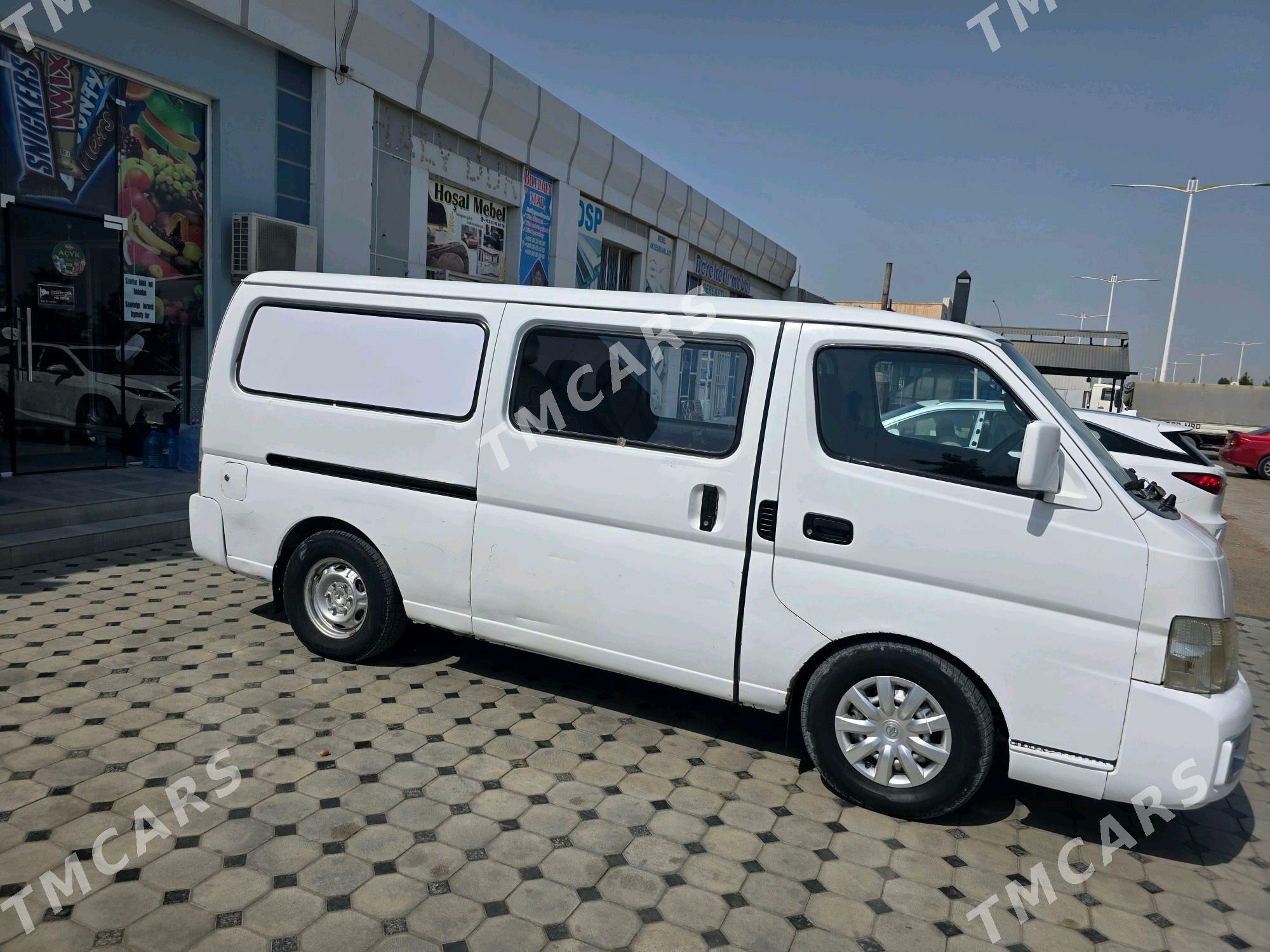 Nissan Urvan 2000 - 100 000 TMT - Байрамали - img 2