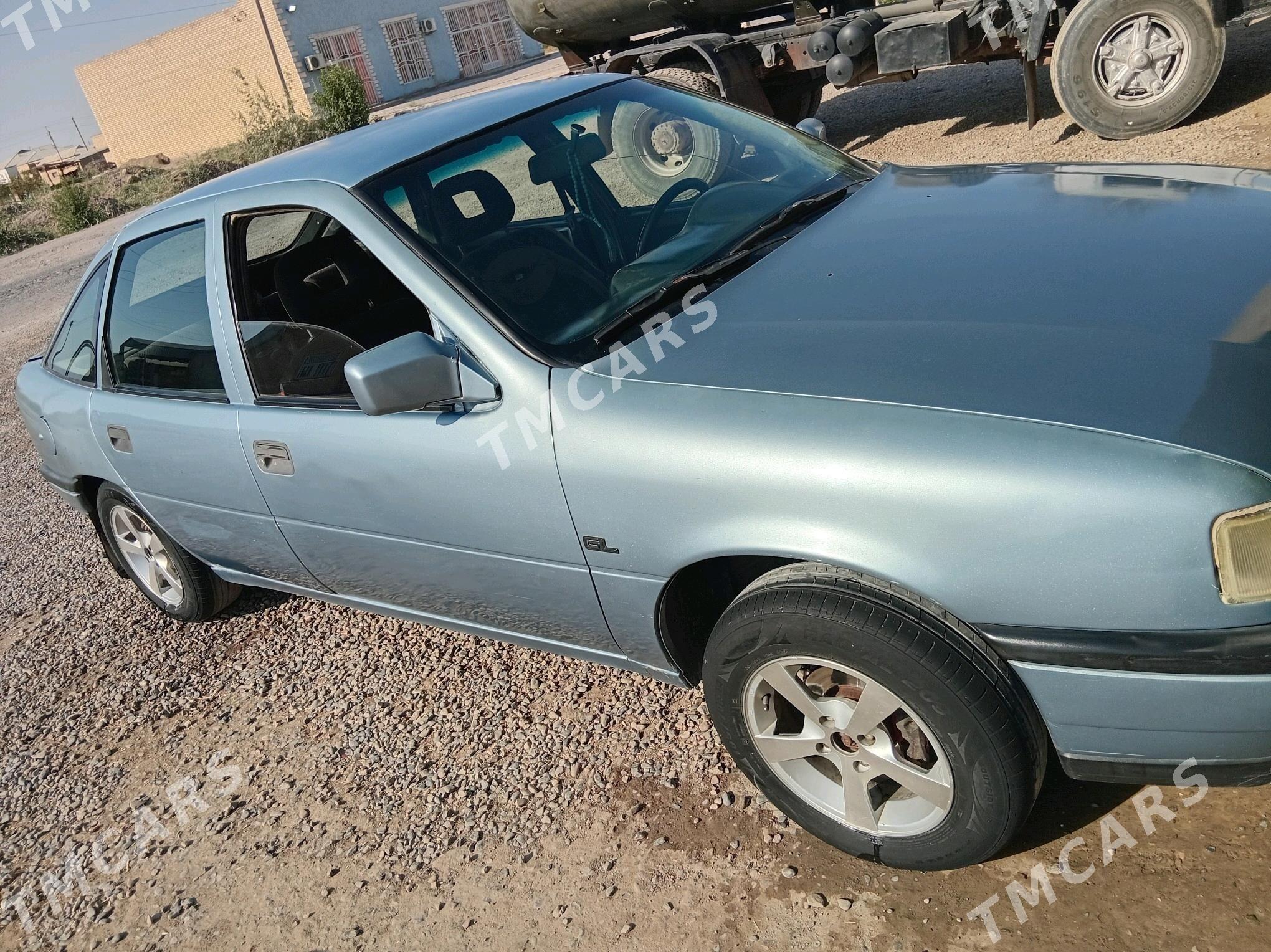 Opel Vectra 1990 - 19 000 TMT - Мургап - img 4