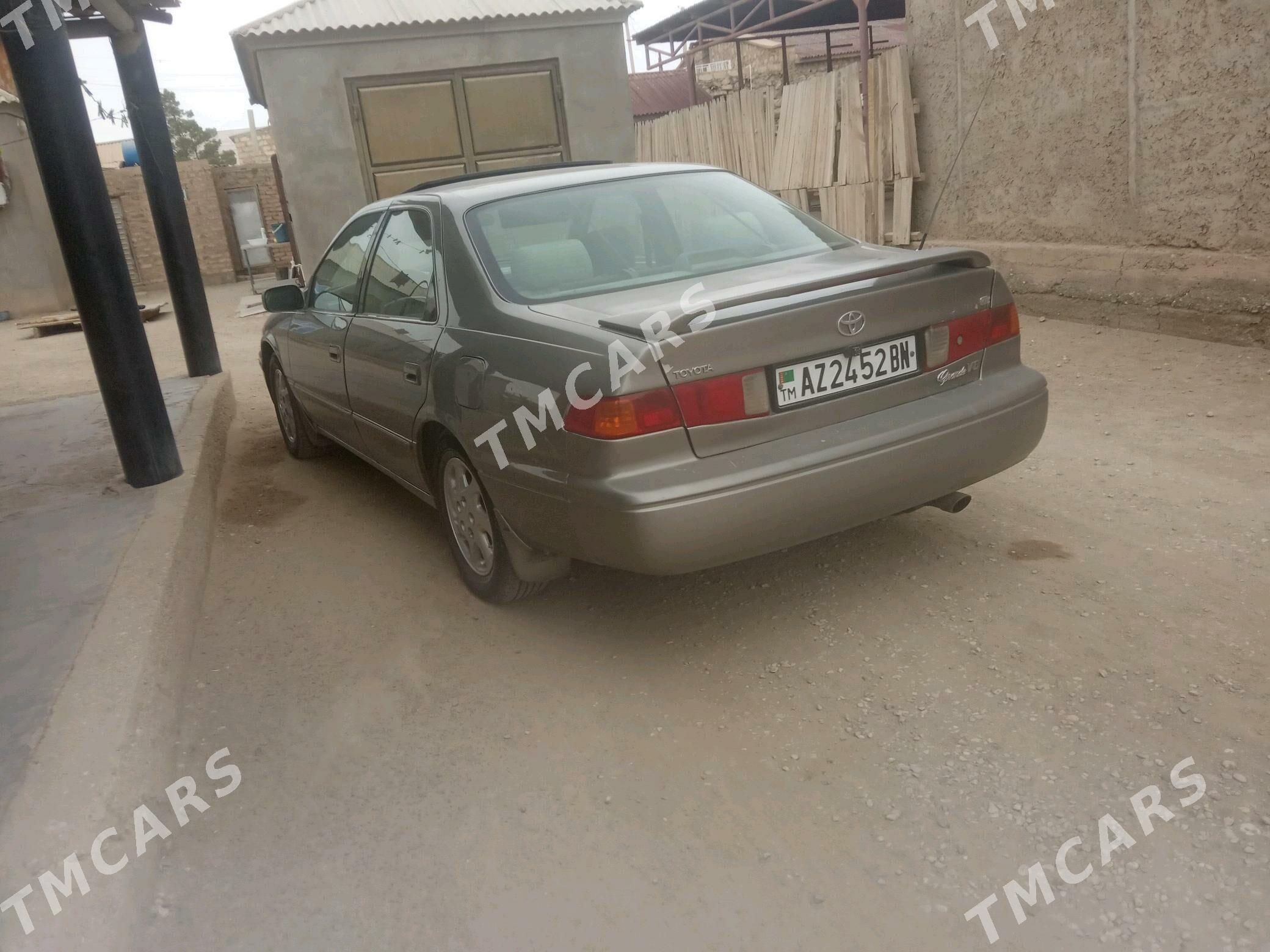 Toyota Camry 1997 - 115 000 TMT - Гумдаг - img 2
