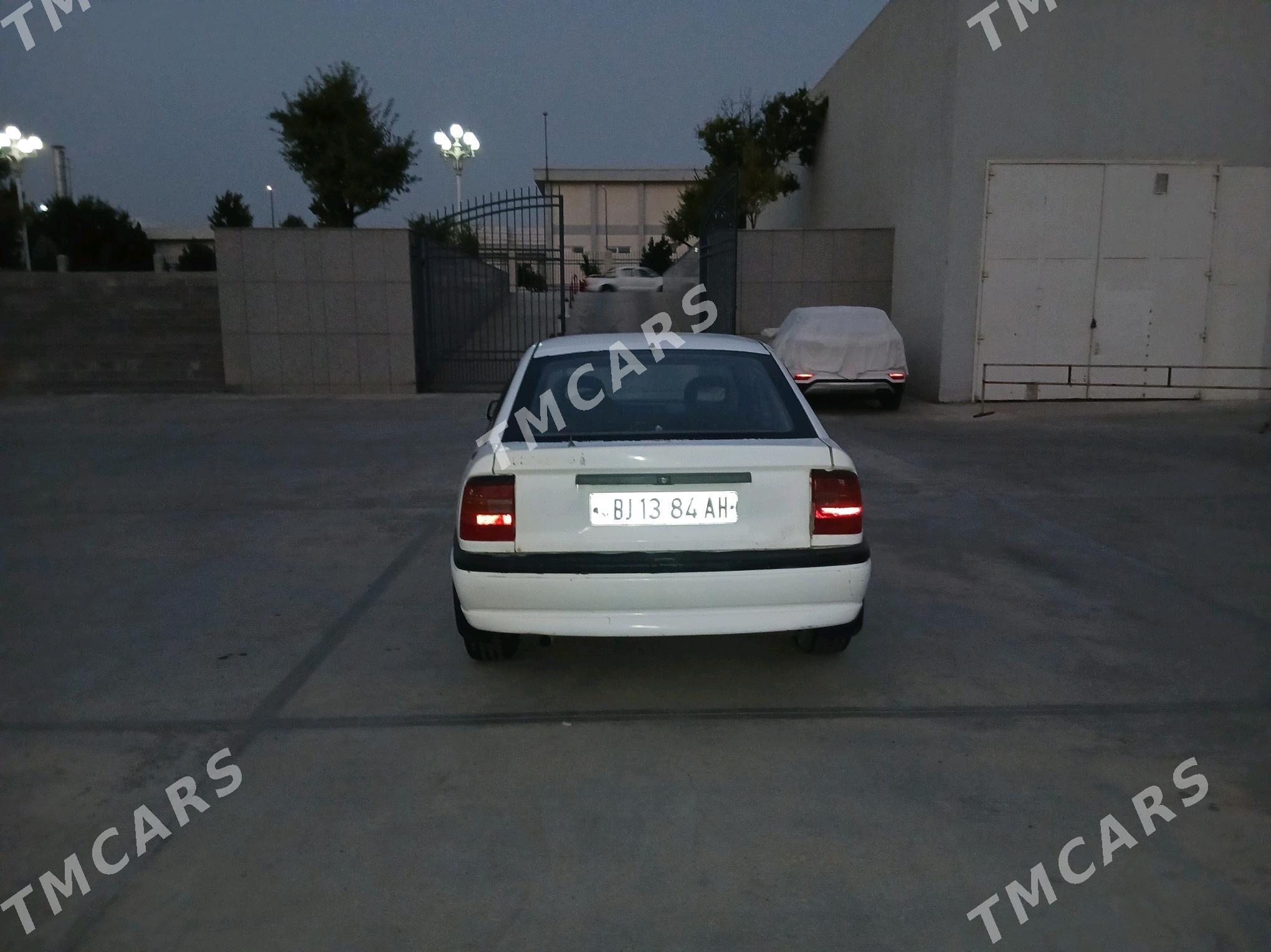 Opel Vectra 1991 - 18 000 TMT - Kaka - img 2