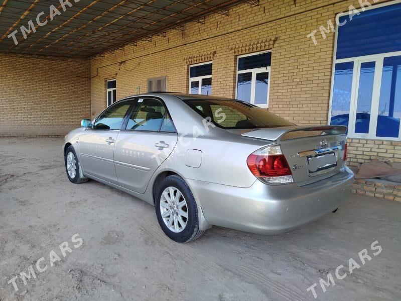 Toyota Camry 2003 - 160 000 TMT - Halaç - img 2