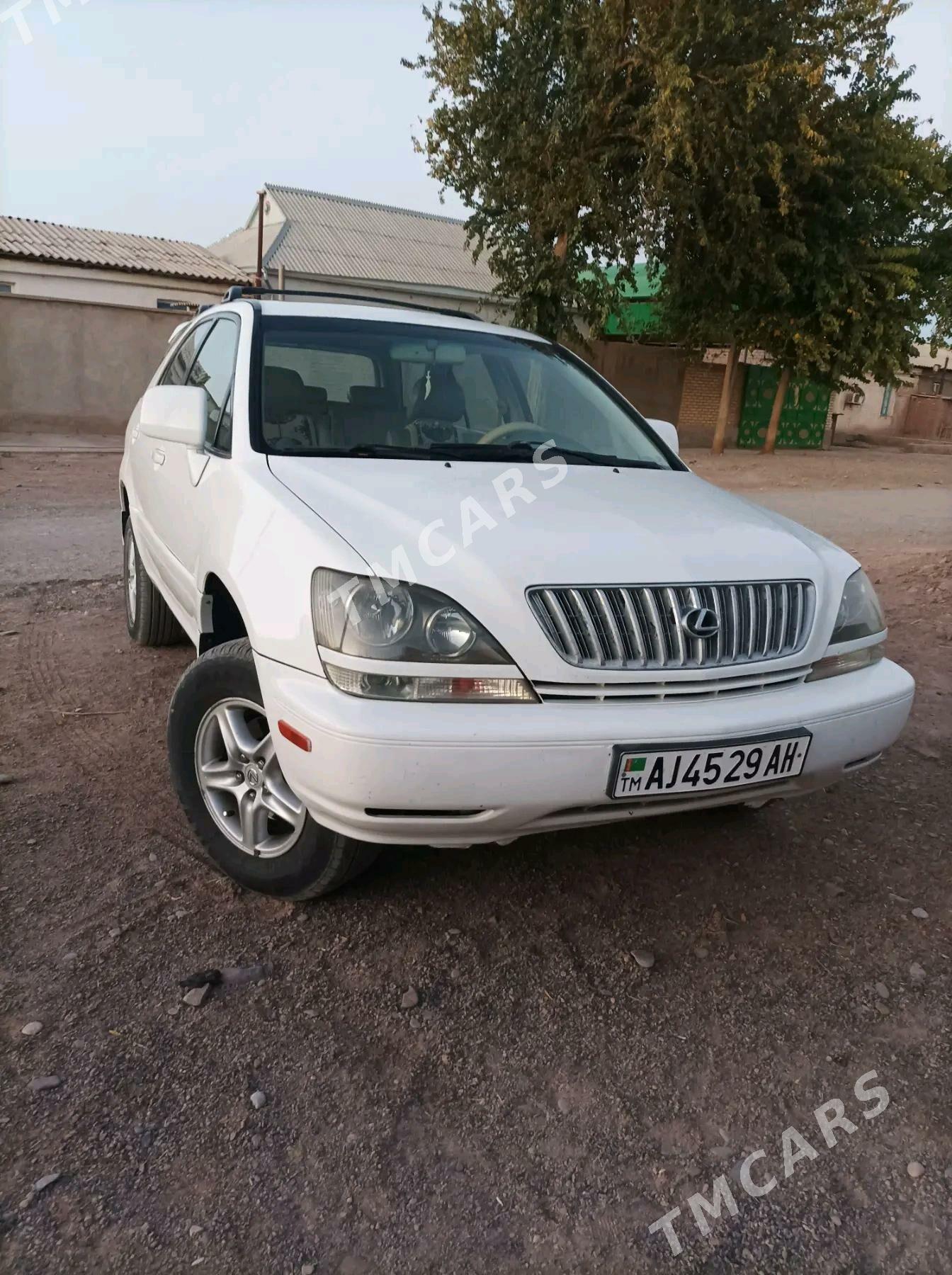 Lexus RX 300 2000 - 150 000 TMT - Серахс - img 2