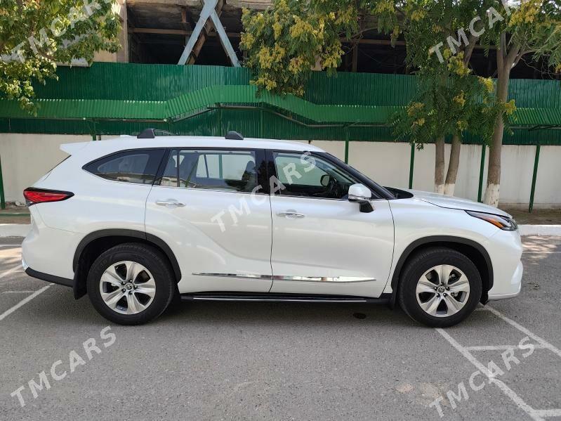 Toyota Highlander 2022 - 670 000 TMT - Aşgabat - img 2