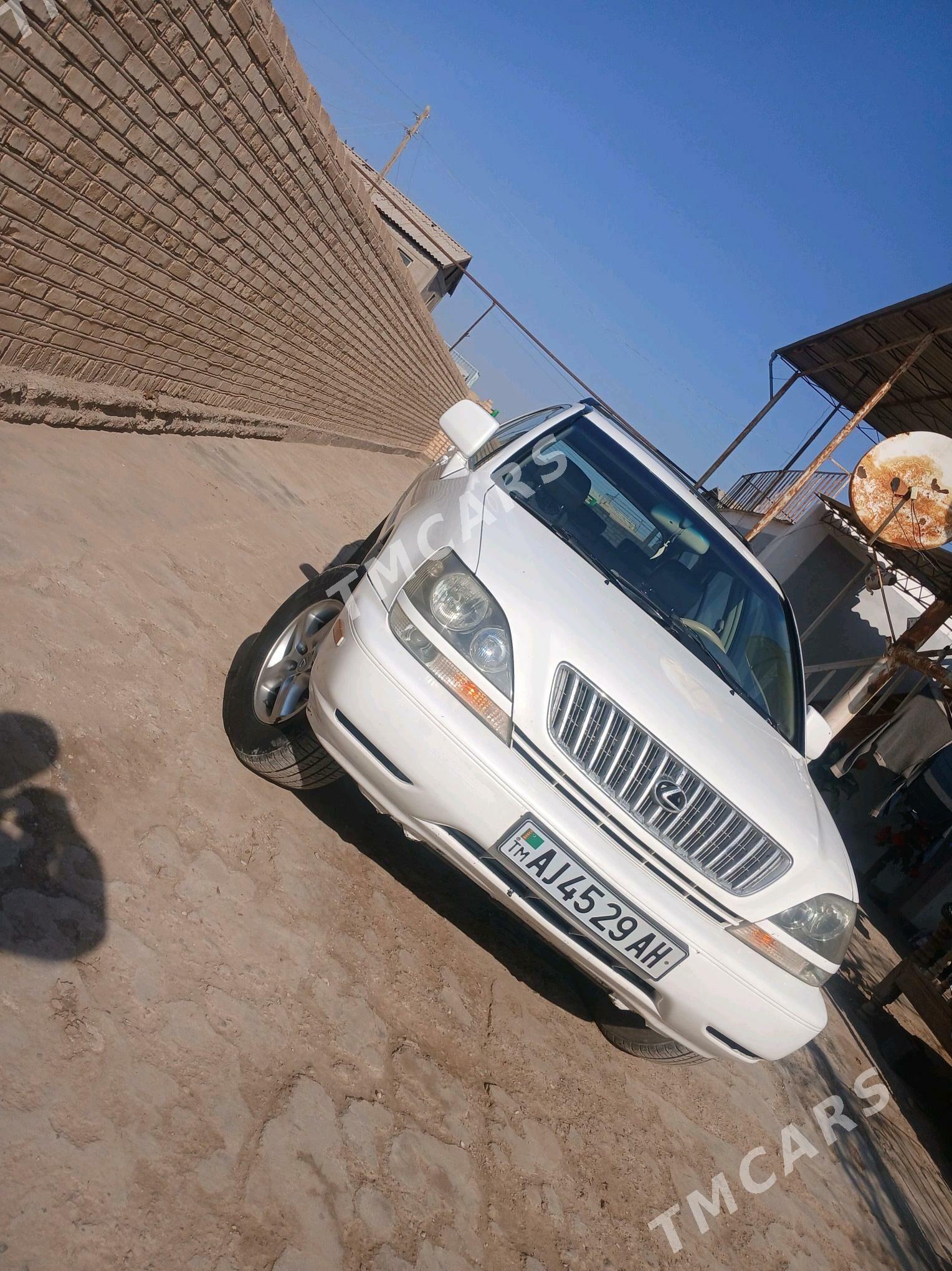 Lexus RX 300 2000 - 150 000 TMT - Серахс - img 5