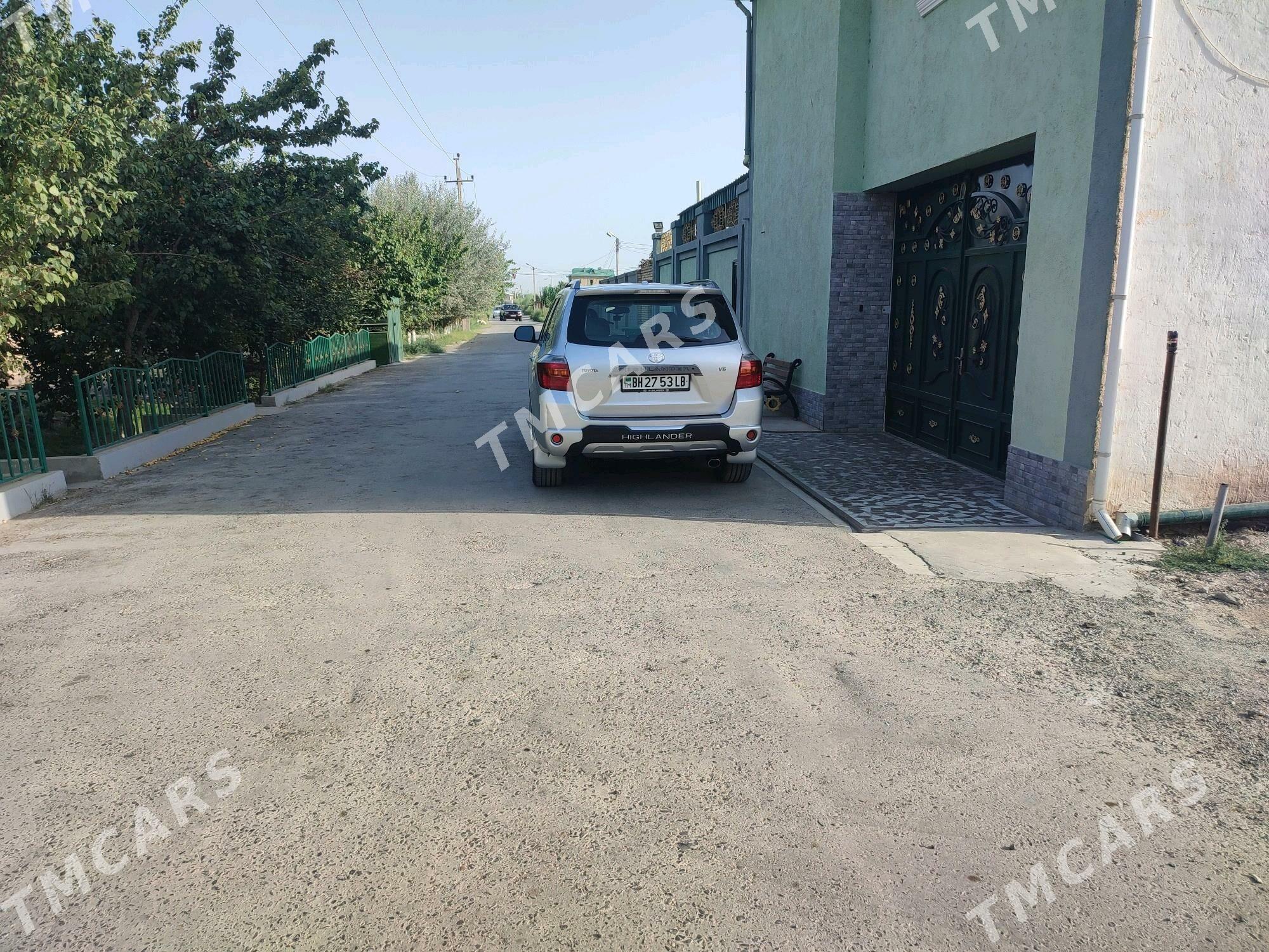 Toyota Highlander 2010 - 315 000 TMT - Туркменабат - img 4