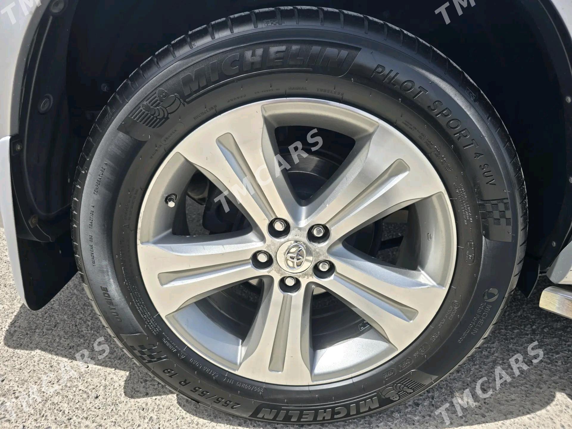 Toyota Highlander 2010 - 315 000 TMT - Туркменабат - img 5