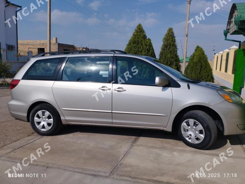Toyota Sienna 2004 - 265 000 TMT - Köneürgenç - img 8