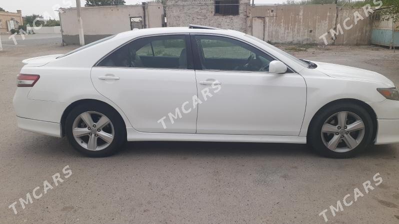 Toyota Camry 2011 - 230 000 TMT - Baýramaly - img 5