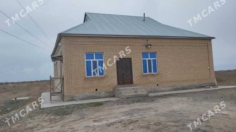 Taze bazaryñ satlyk howly jaý - Мары - img 8