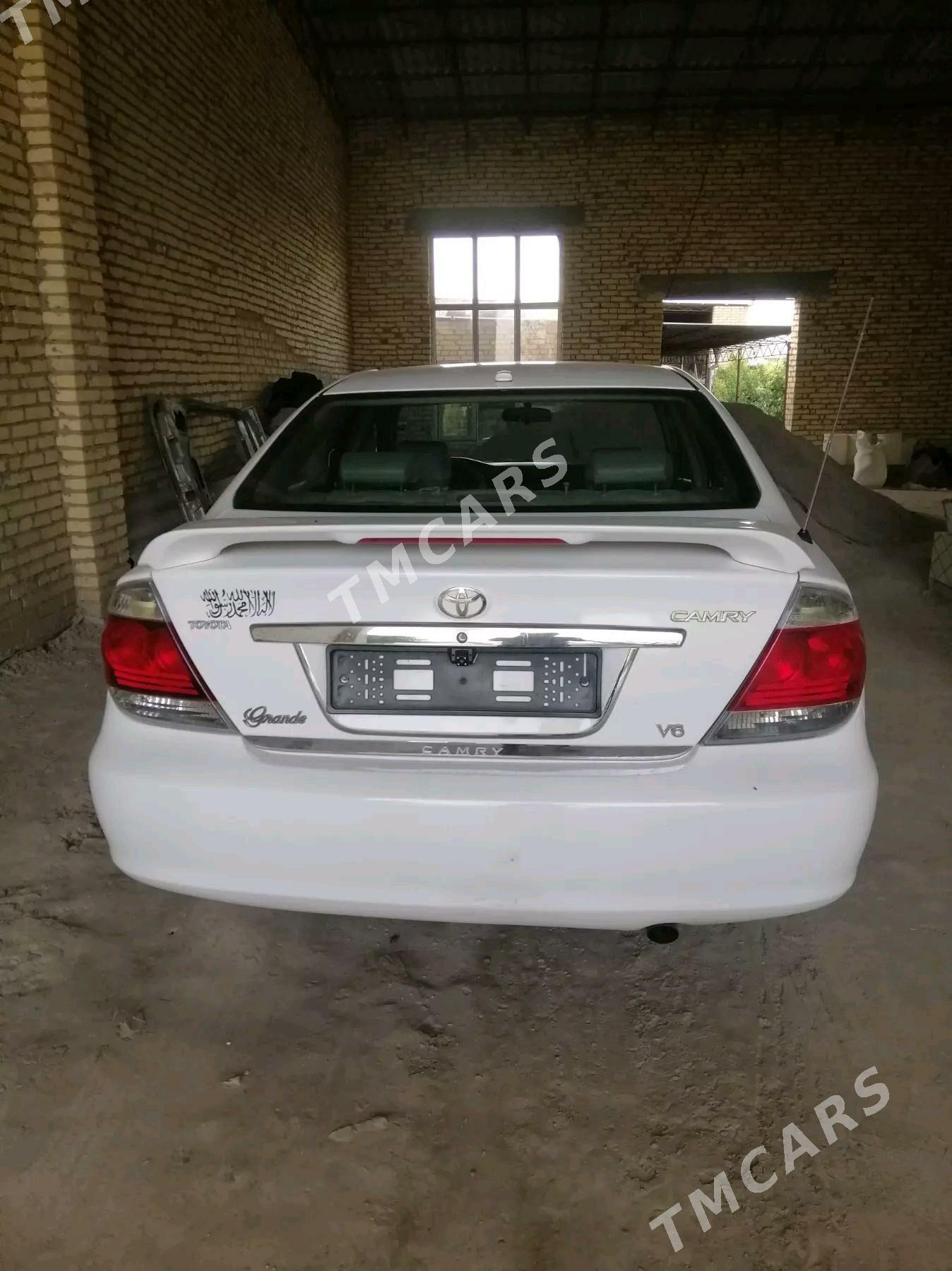 Toyota Camry 2003 - 170 000 TMT - Халач - img 1