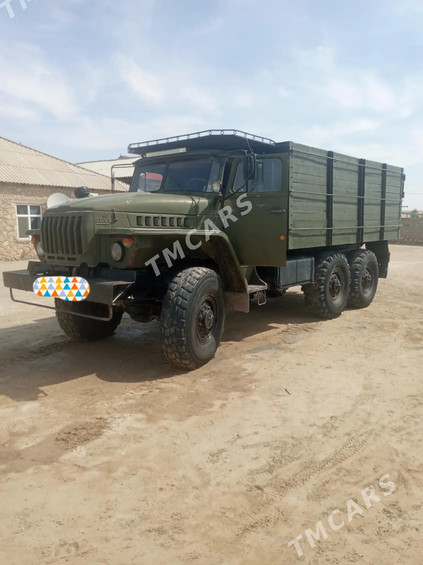 Ural 5557 1990 - 150 000 TMT - Balkanabat - img 1