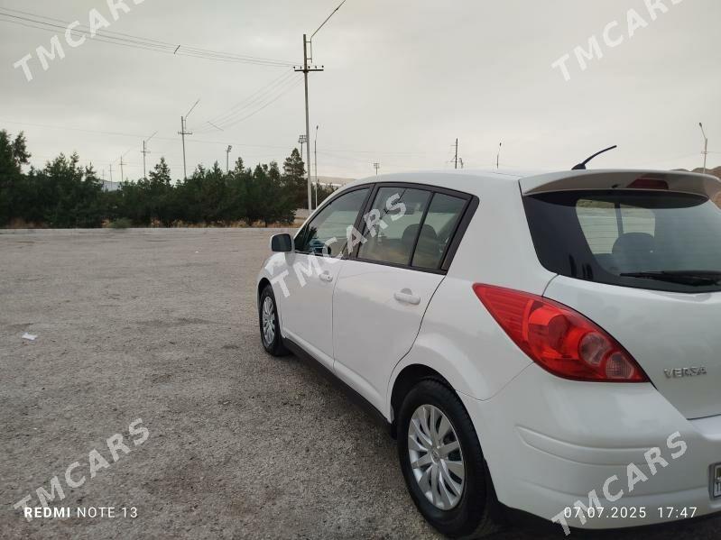 Nissan Versa 2010 - 113 000 TMT - Балканабат - img 4