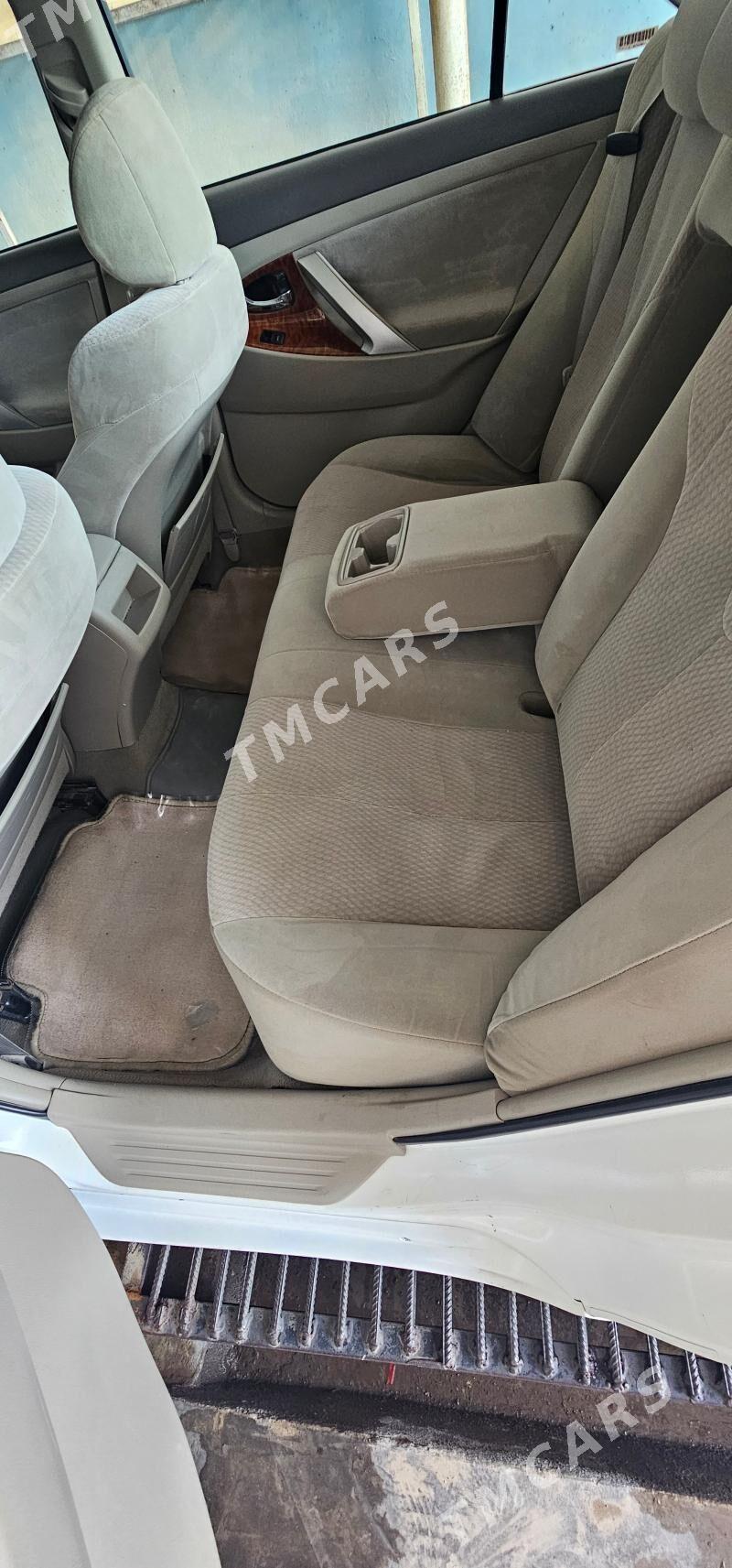 Toyota Camry 2010 - 170 000 TMT - Baýramaly - img 2