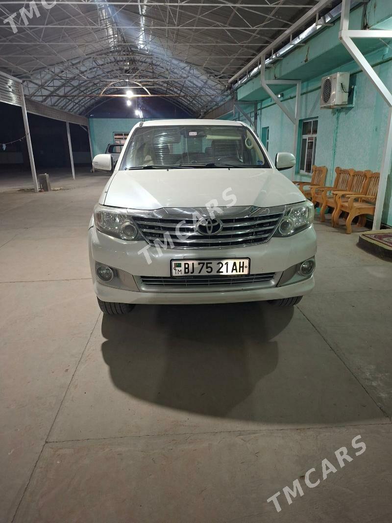 Toyota Fortuner 2012 - 280 000 TMT - Кака - img 1