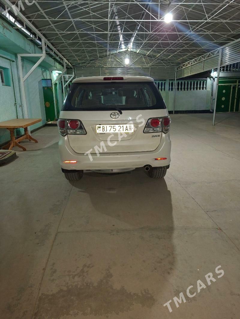 Toyota Fortuner 2012 - 280 000 TMT - Кака - img 5
