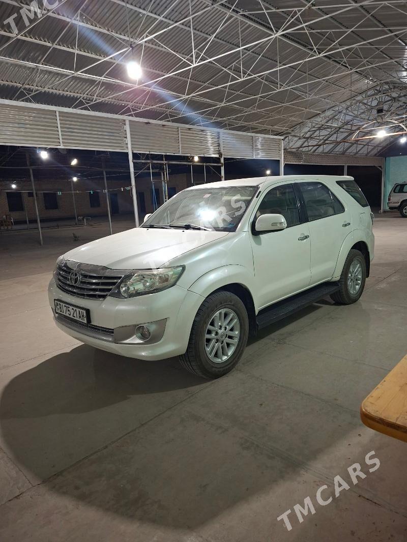 Toyota Fortuner 2012 - 280 000 TMT - Кака - img 4