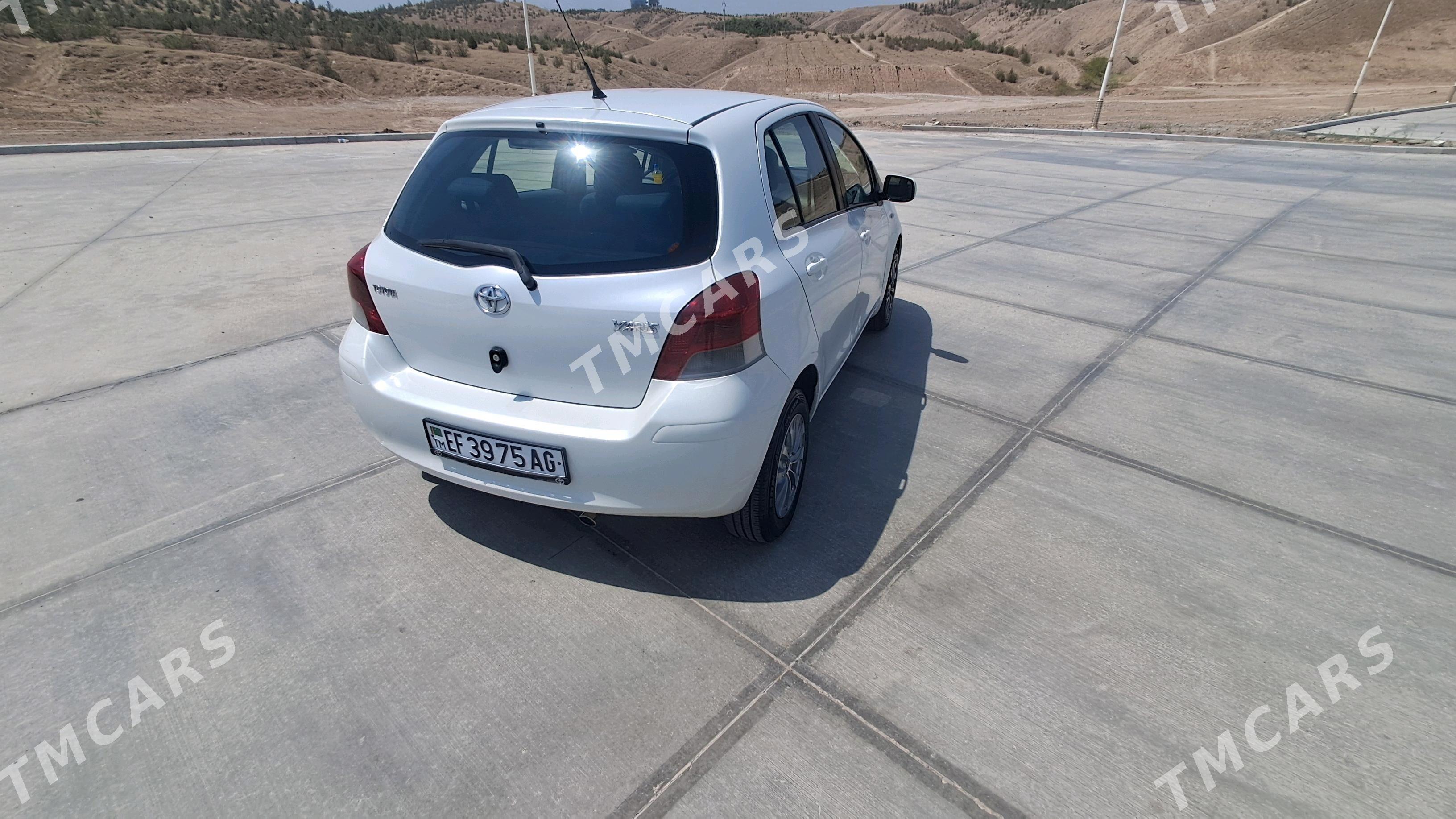 Toyota Yaris 2011 - 132 000 TMT - Parahat 7 - img 3