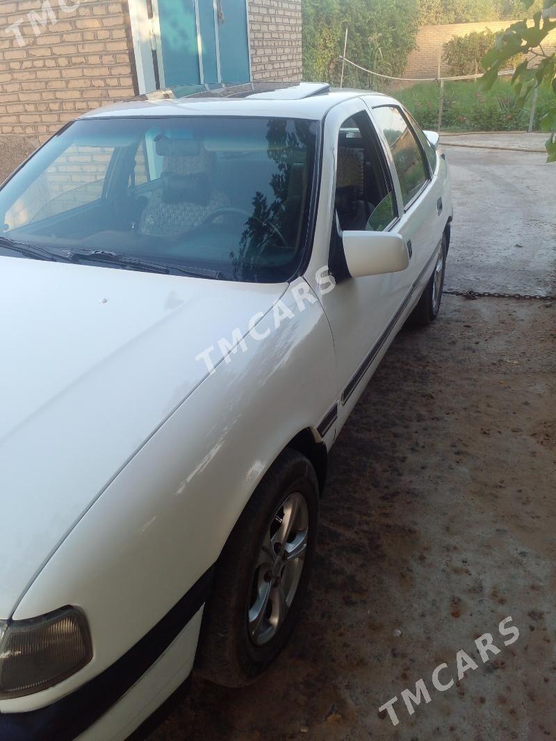 Opel Vectra 1992 - 28 000 TMT - Mary - img 4