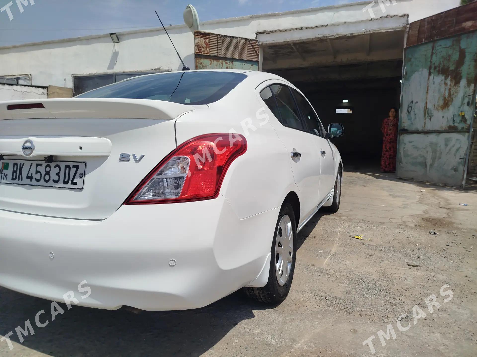 Nissan Versa 2013 - 105 000 TMT - Дашогуз - img 4