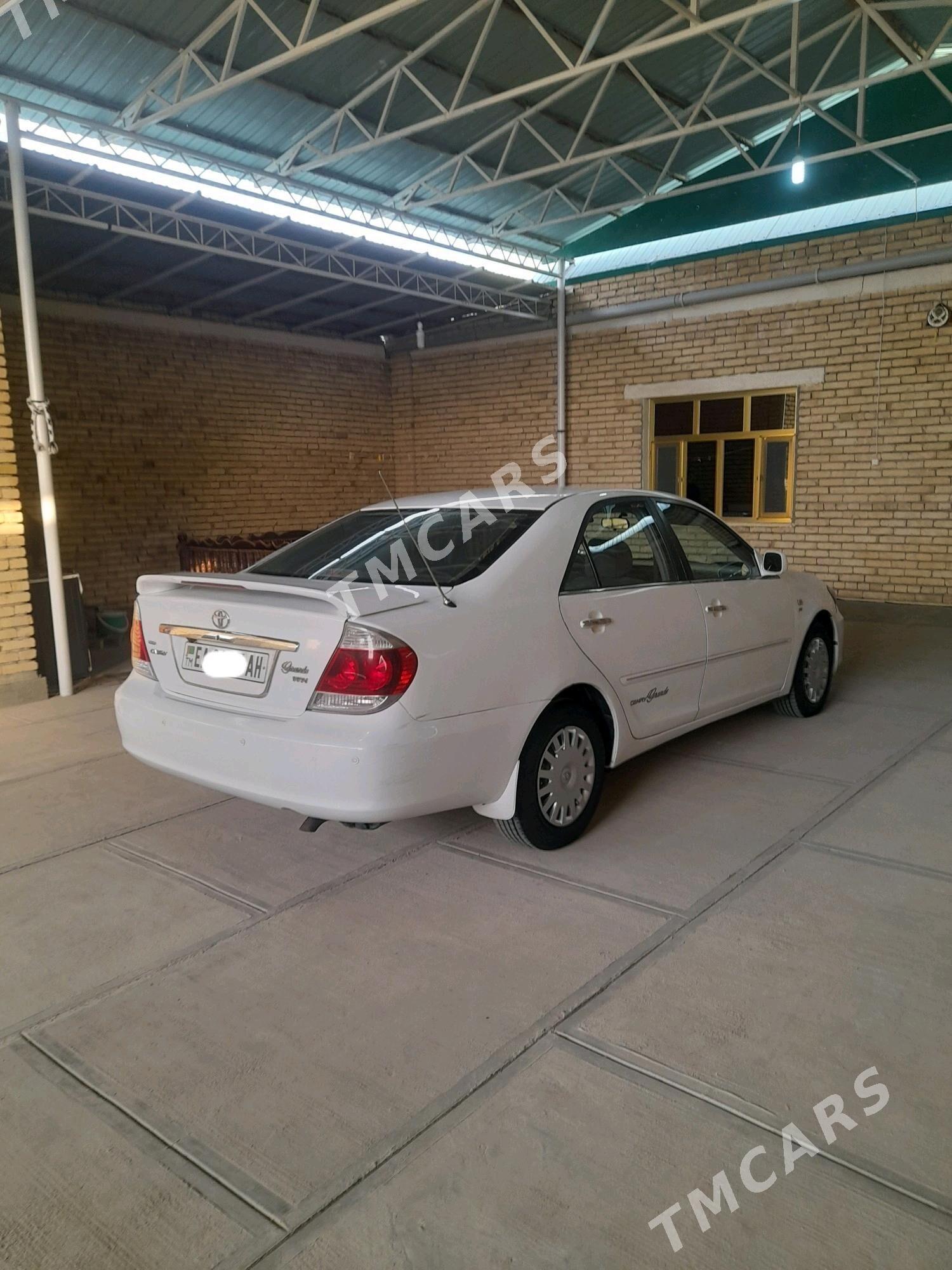 Toyota Camry 2005 - 140 000 TMT - Bäherden - img 1