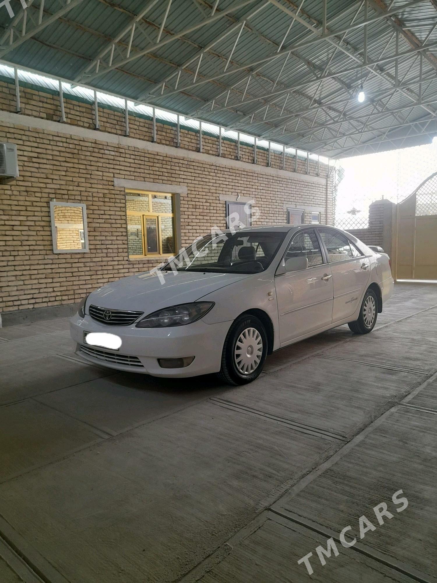 Toyota Camry 2005 - 140 000 TMT - Bäherden - img 2