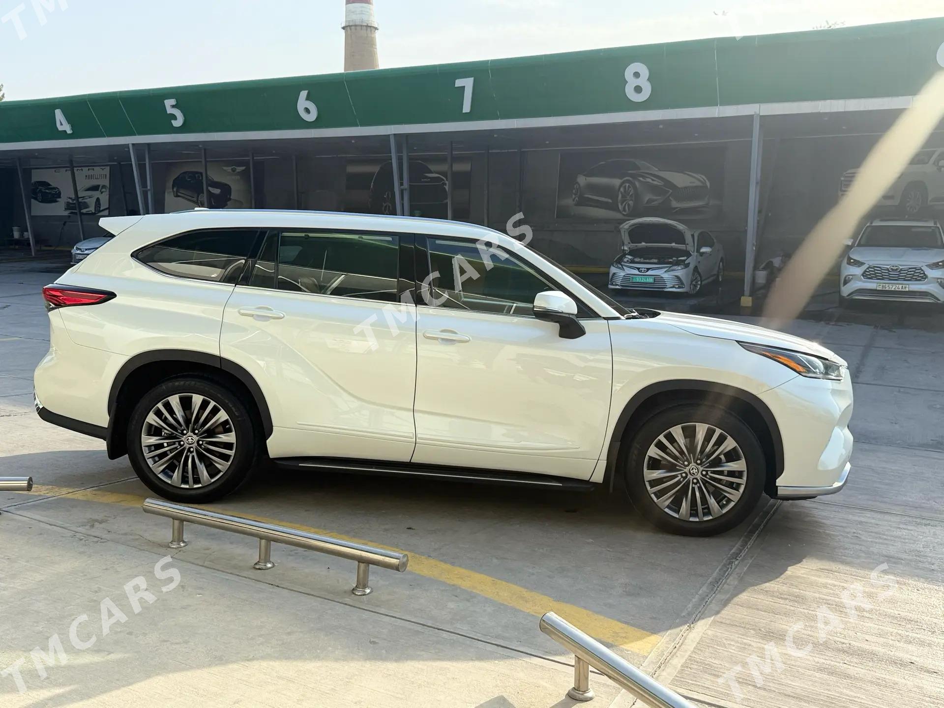 Toyota Highlander 2022 - 686 000 TMT - Ашхабад - img 3