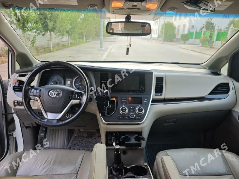 Toyota Sienna 2016 - 438 000 TMT - Aşgabat - img 7