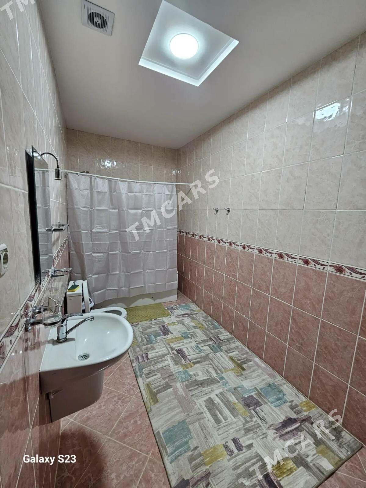 kreyine elitga - Moskowskiý köç. (10 ýyl abadançylyk şaýoly) - img 8