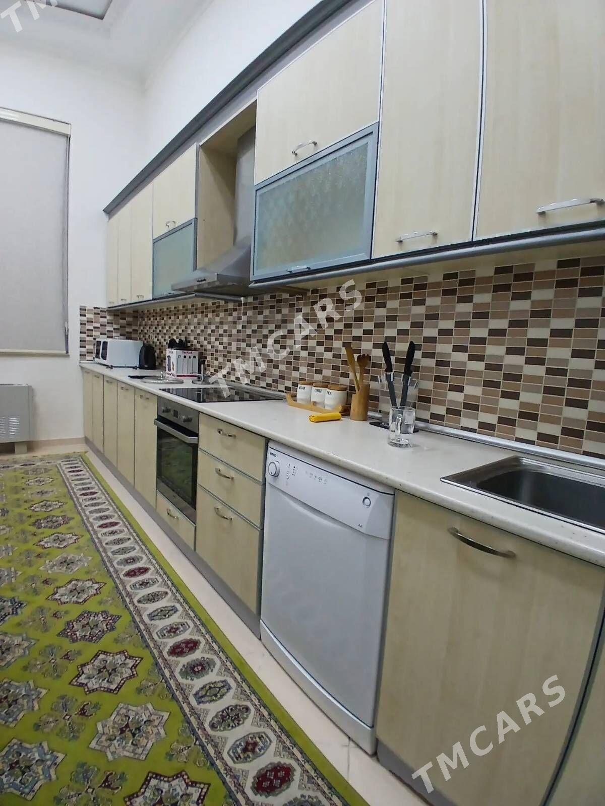 kreyine elitga - Moskowskiý köç. (10 ýyl abadançylyk şaýoly) - img 4