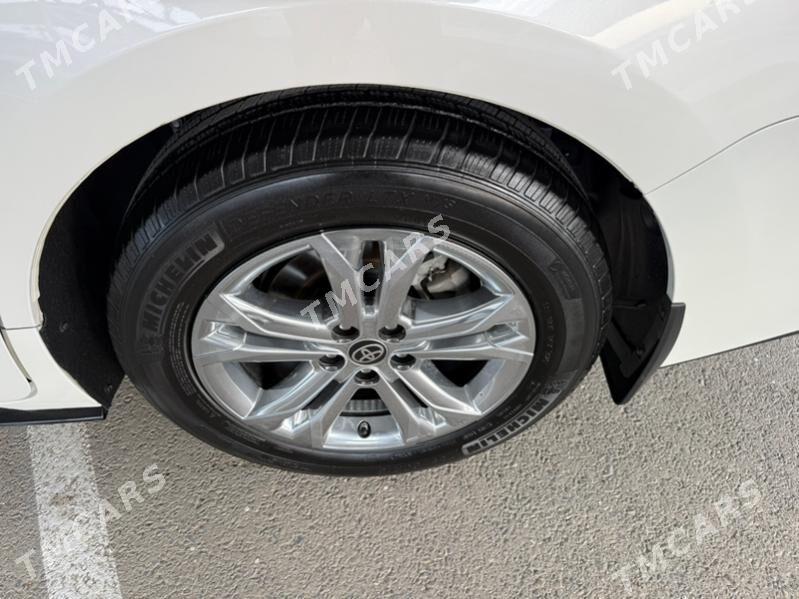 Toyota Sienna 2021 - 746 000 TMT - Ашхабад - img 8
