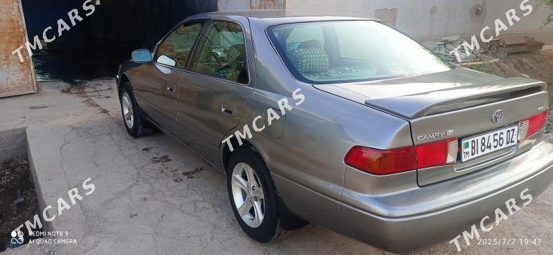 Toyota Camry 2001 - 125 000 TMT - Köneürgenç - img 4