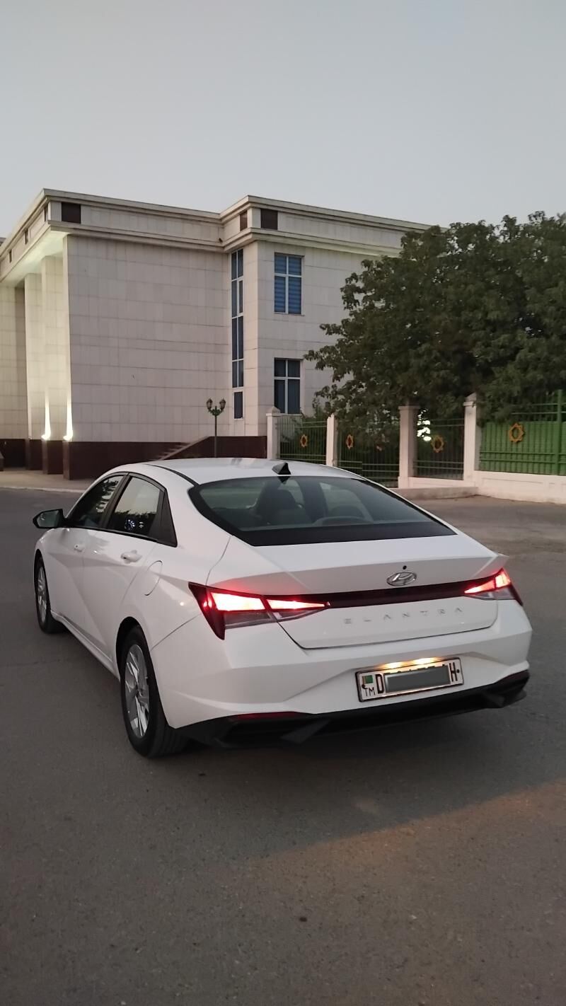 Hyundai Elantra 2021 - 245 000 TMT - Гёкдепе - img 4