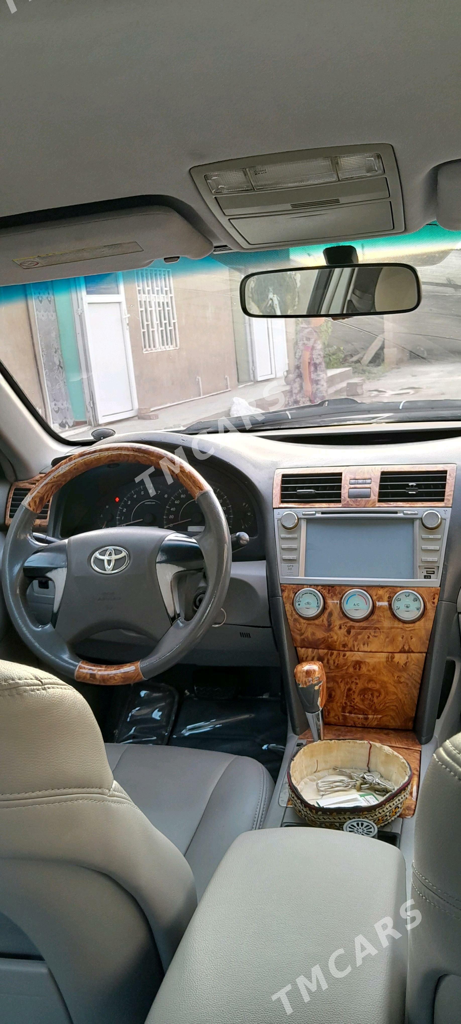 Toyota Camry 2010 - 145 000 TMT - Теджен - img 4