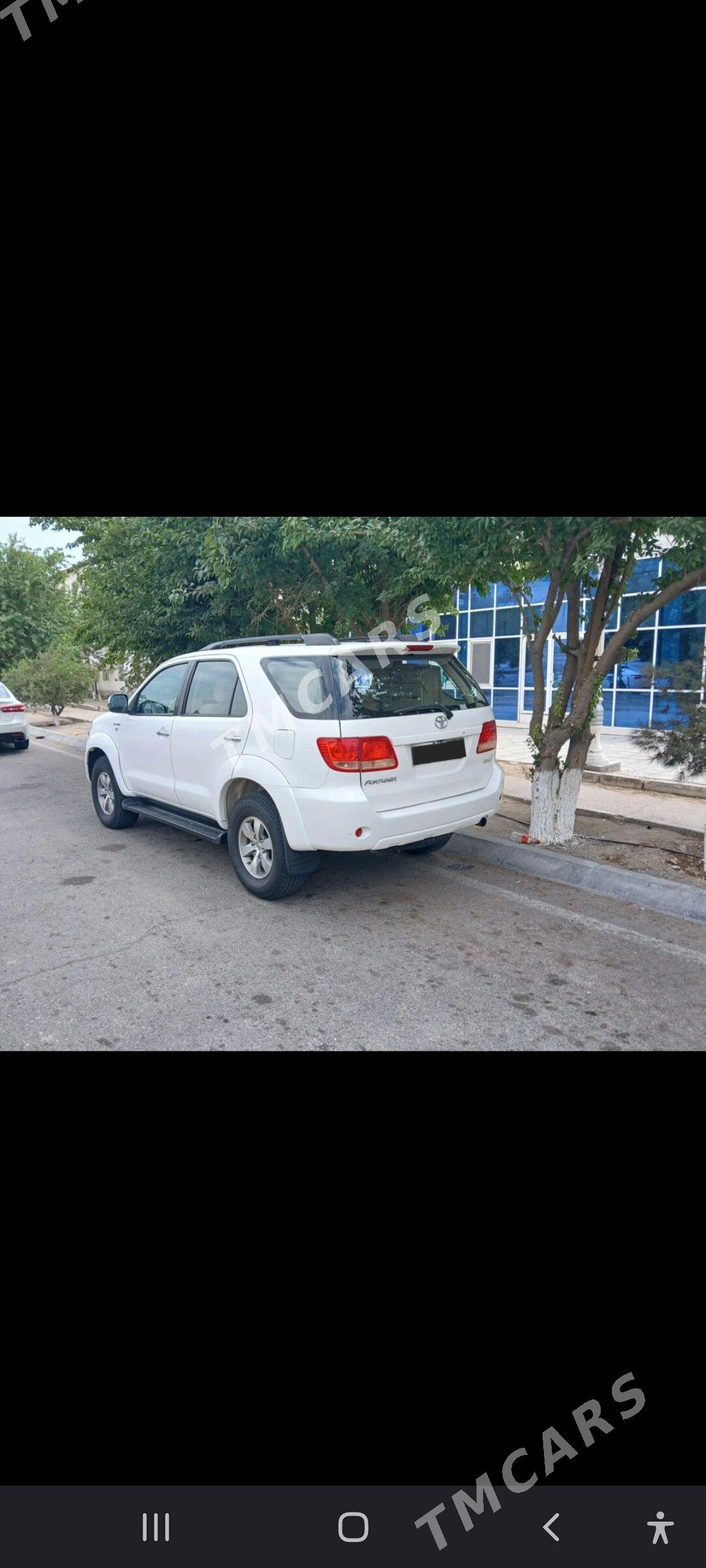 Toyota Fortuner 2006 - 230 000 TMT - Туркменбаши - img 1
