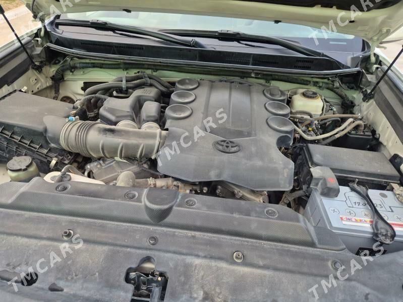 Toyota Land Cruiser Prado 2010 - 700 000 TMT - Gyzylarbat - img 5