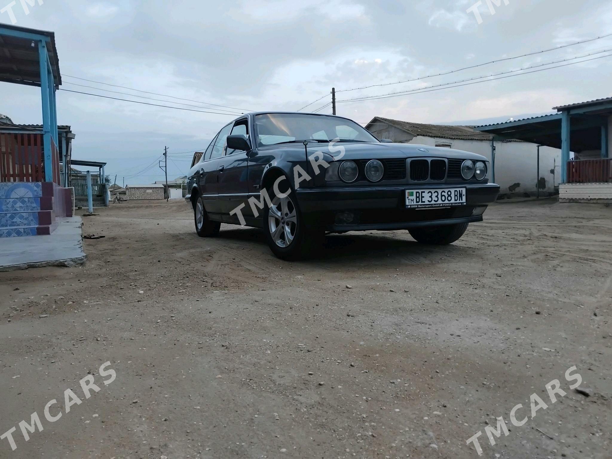 BMW 520 1990 - 50 000 TMT - Esenguly - img 3