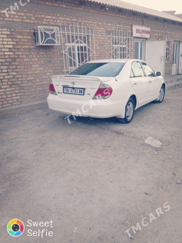 Toyota Camry 2004 - 140 000 TMT - Берекет - img 3