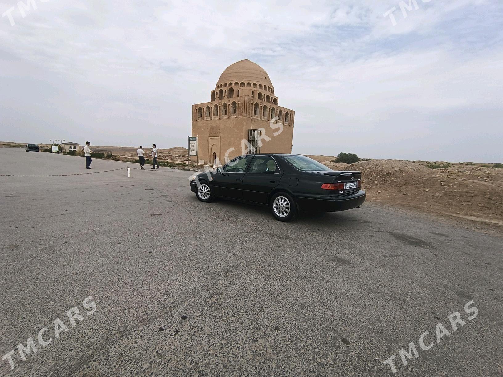 Toyota Camry 2000 - 150 000 TMT - Wekilbazar - img 2