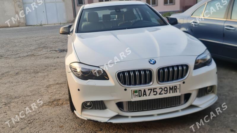 BMW 5 Series 2011 - 300 000 TMT - Türkmenabat - img 3