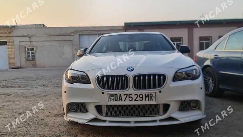 BMW 5 Series 2011 - 300 000 TMT - Türkmenabat - img 1